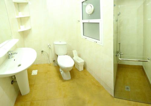 Al Shorouq Hotel Apartments tesisinde bir banyo