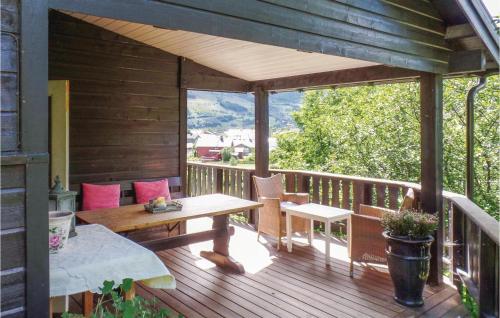 Μπαλκόνι ή βεράντα στο Amazing Home In Vågå With Kitchen