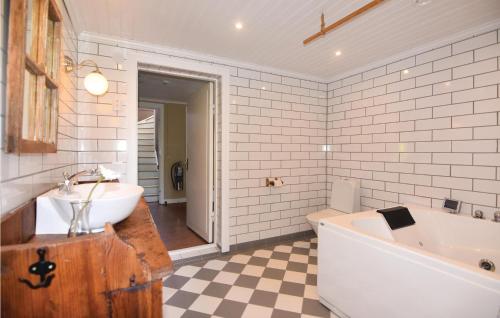 ÄlgaråsにあるStunning Home In lgars With 7 Bedrooms And Wifiのギャラリーの写真
