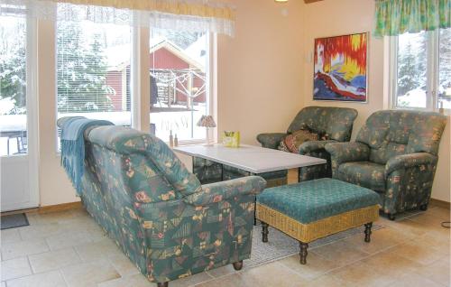 Χώρος καθιστικού στο 2 Bedroom Cozy Home In Bolmsö