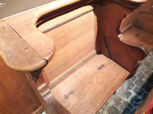 an open wooden drawer in a wooden boat at Les Confidences de Messire Sanglier, stylished guest houses in Beauraing