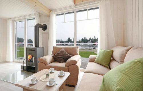 Un lugar para sentarse en Beautiful Home In Zerpenschleuse