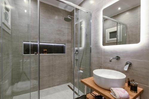 A bathroom at Adell Luxury Apartments