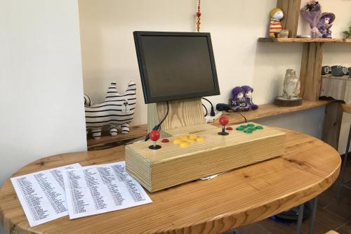 Chihpen Lucky Hot Spring B&Bにあるテレビまたはエンターテインメントセンター