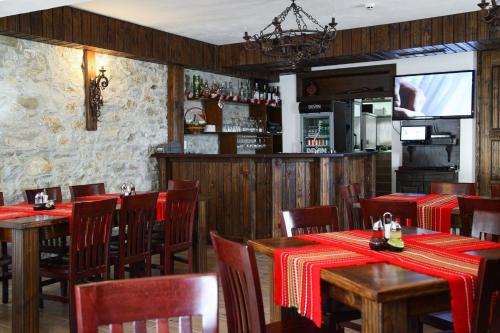 Galabova Guest House tesisinde bir restoran veya yemek mekanı