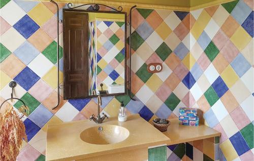 Ванная комната в Awesome Home In Osuna