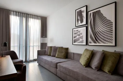J Hotel photo 12