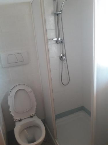 Bilik mandi di Villa dei pini