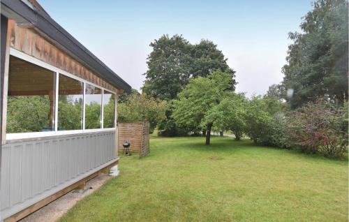 Κήπος έξω από το 2 Bedroom Pet Friendly Home In Munkfors