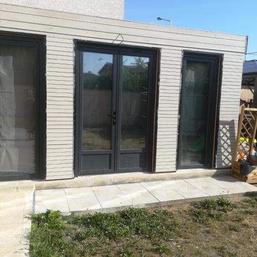 Photo de la galerie de l'établissement Studio Dépendance Maison, 5 MNT GARE & TRAM, à Vénissieux