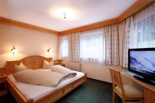 Μια τηλεόραση ή/και κέντρο ψυχαγωγίας στο Hotel Tanzer