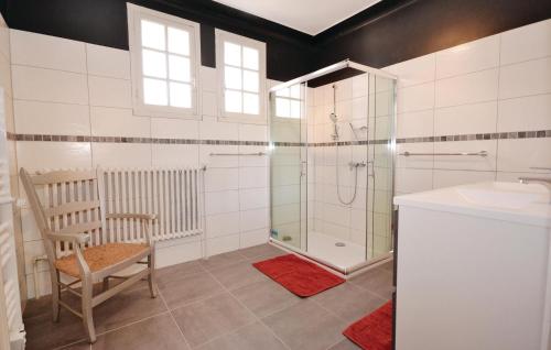 a bathroom with a shower and a sink and a toilet at Amazing Home In Tulette With 4 Bedrooms, Wifi And Outdoor Swimming Pool in Tulette