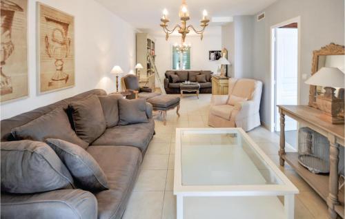 Posezení v ubytování Amazing Home In Roquebrune Sur Argens
