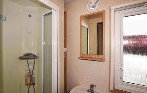 Koupelna v ubytování Lovely Home In Dalstorp With House Sea View