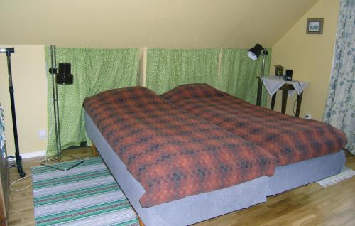 Postel nebo postele na pokoji v ubytování Gorgeous Apartment In Forsheda With Kitchenette