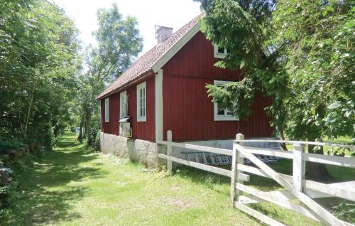 Taman di luar Nice Home In Borgholm With Kitchen