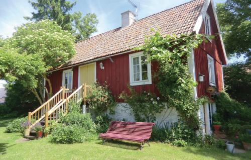 Taman di luar Nice Home In Borgholm With Kitchen