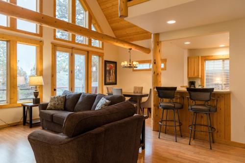 Running Y Vacation Rentals – Photos 3