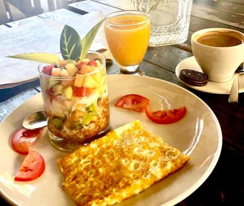 Makanan di atau berdekatan hotel