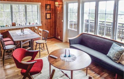 Posezení v ubytování Stunning Home In Førde I Hordaland