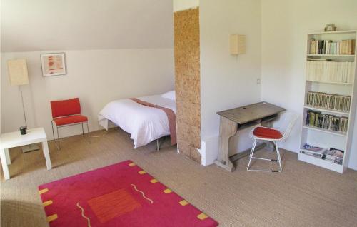 Krevet ili kreveti u jedinici u okviru objekta Awesome Home In St Georges Sur Baulche With 4 Bedrooms And Wifi