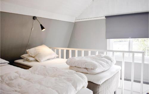 Voodi või voodid majutusasutuse 2 Bedroom Gorgeous Home In Jmj toas