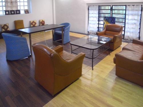 Ein Sitzbereich in der Unterkunft Hostel Colours