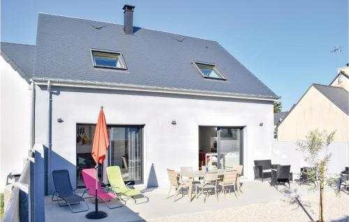 Stunning Home In Saint-Germain-Sur-Ay