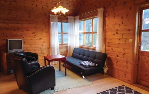 Χώρος καθιστικού στο 3 Bedroom Nice Home In Vallavik