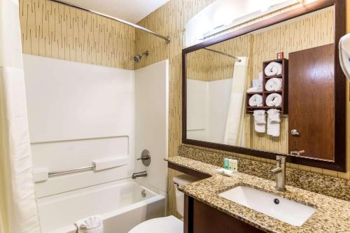 Quality Inn Chester - South Richmondにあるバスルーム
