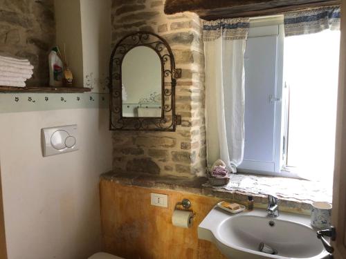 Gallery image of B&B La Pace in Belforte allʼIsauro