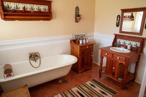 Gallery image of Roses and Pebbles B & B Guest House in Klerksdorp