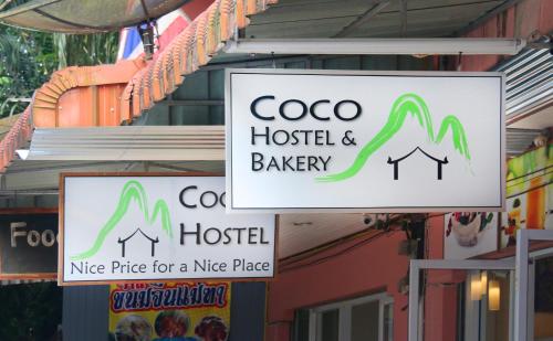 Sijil, anugerah, tanda atau dokumen lain yang dipamerkan di Coco Khao Sok Hostel