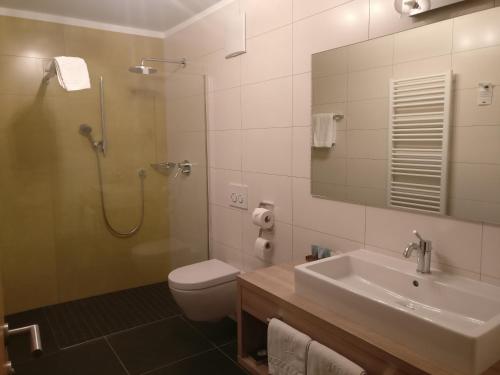 Koupelna v ubytování Schlosshotel Aehrental