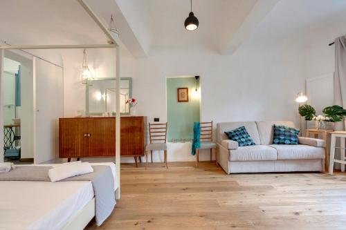 Scala Apartment by Mamo Florence