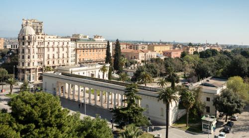 a view of a city with buildings and trees at Residenza del Sele in Foggia
