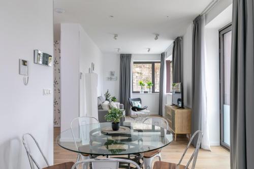 Riverside by Forever Rentals