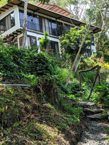 Κήπος έξω από το El Valle de Anton La Chachalaca