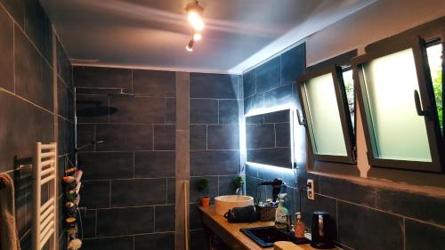 A bathroom at Skymist Maison d'hôtes
