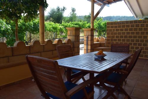 Gallery image of Alexandros Apartments , Beachfront Retreat near Petalidi with Private Sunbeds & Sea View in Kalamaki Messinia