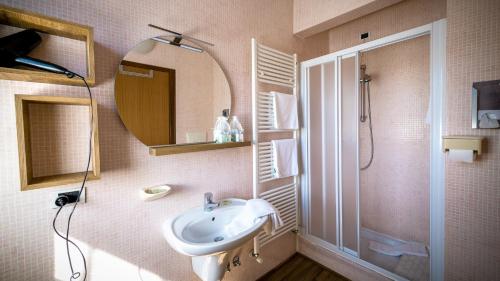 Koupelna v ubytování Hotel Club Funivia