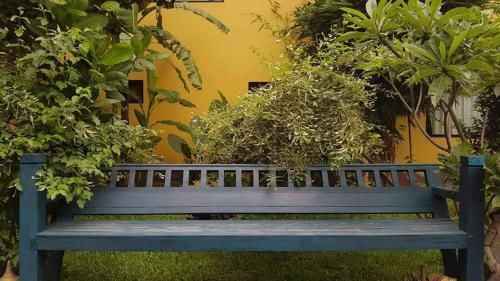 Un jardín fuera de Thanakha Inle Hotel