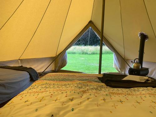 Postel nebo postele na pokoji v ubytování Sindles Farm