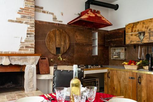 Η κουζίνα ή μικρή κουζίνα στο Agriturismo Colline Morghetta