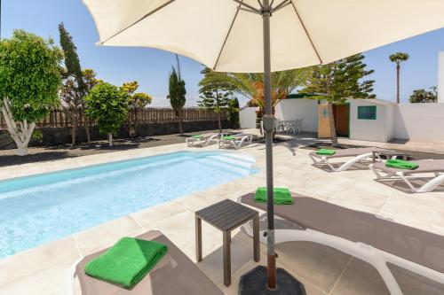 Villa Amanecer II con piscina climatizada y wifi gratis ...
