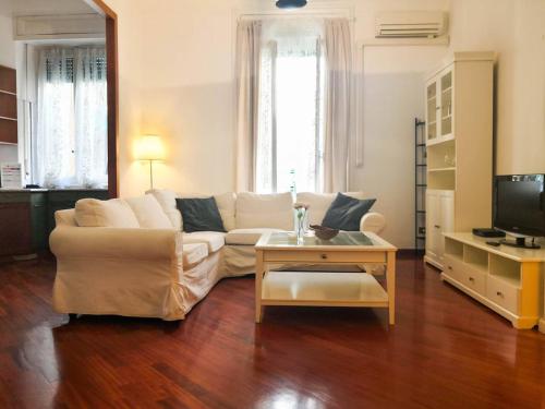 JOIVY 1 BR Apt next to Piazza Leonardo da Vinci