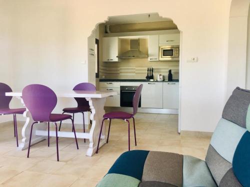 A kitchen or kitchenette at CASA RIBAS
