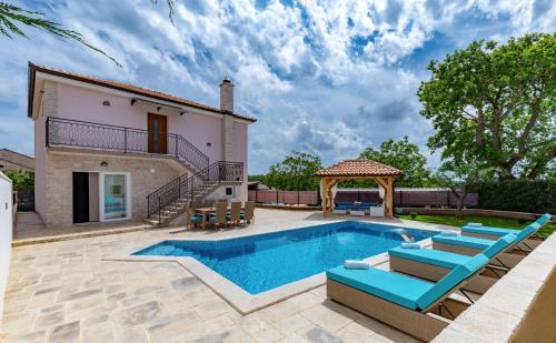 Villa Loki Luxury in Tradition