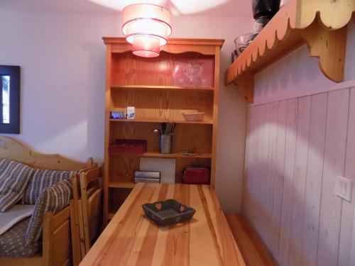 Ruang duduk di Appart 4 p pied des pistes Risoul 1850