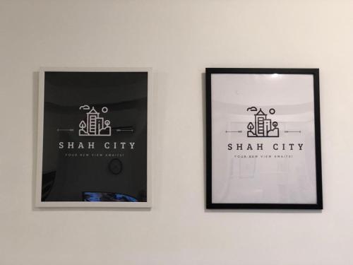 Certificado, premio, señal o documento que está expuesto en Shah City @ i-SoHo